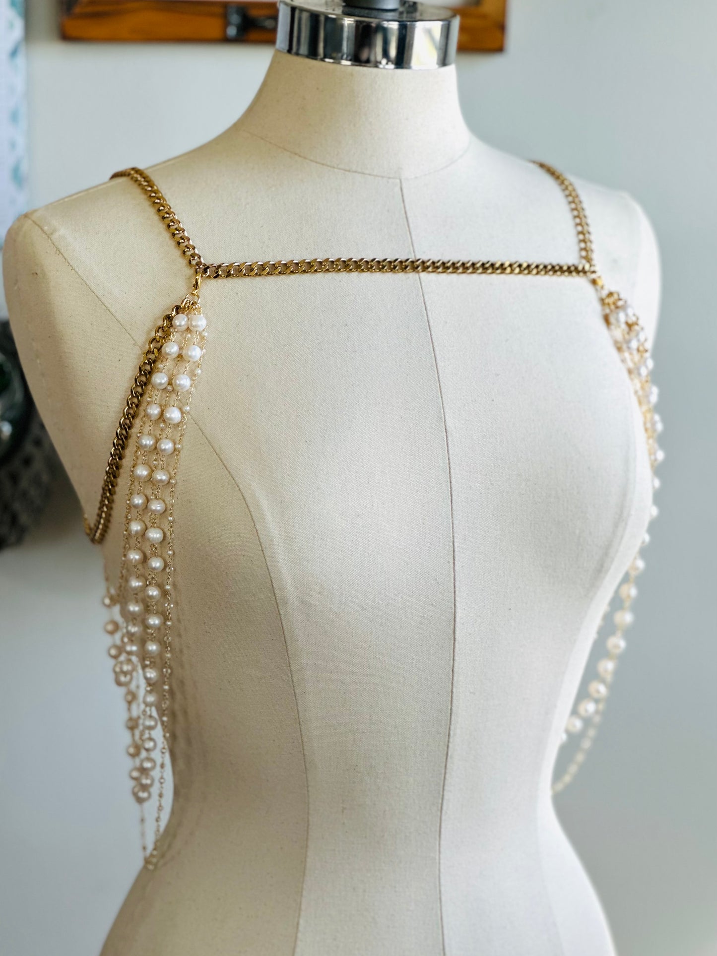 Off The Shoulder Pearl Chain